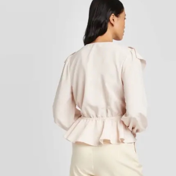 Who What Wear Blush Pink Ruffle Peplum Long Sleeve Silky Top XS - Picture 2 of 8